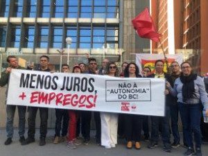 juvandia-e-outros-dirigentes-sindicais-no-ato-contra-juros-altos-em-sao-paulo-20-06-23-307x230