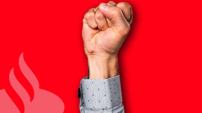 Após pressão do movimento sindical, cerca de 600 trabalhadores retornam à categoria bancária no Santander Após pressão do movimento sindical, cerca de 600 trabalhadores retornam à categoria bancária no Santander